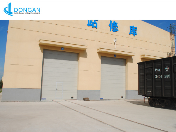 Industrial sliding-up door