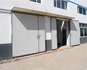 Industrial sliding door