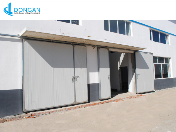 Industrial sliding door