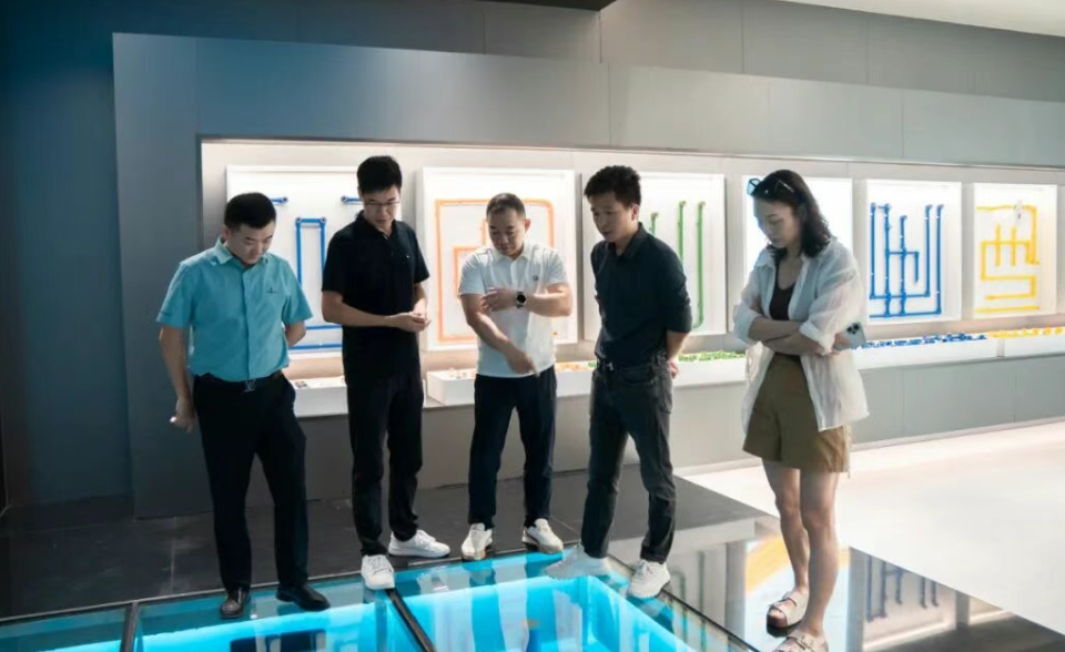 最新资讯丨大型装饰集团莅临顾地科技参观考察
