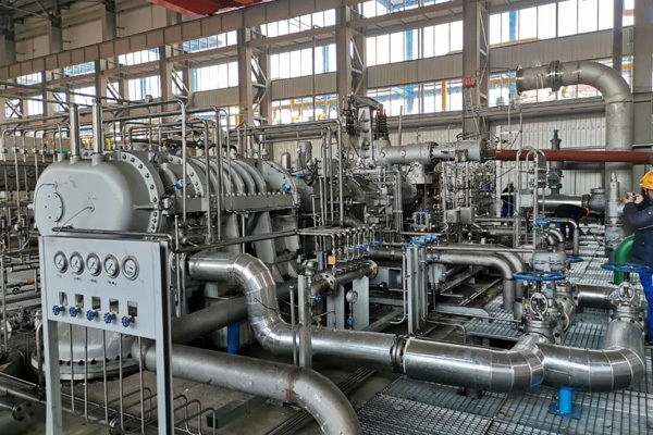 High pressure ratio process screw compressor to improve chemical process level