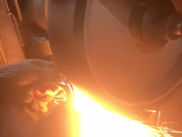 Tool grinding and polishing