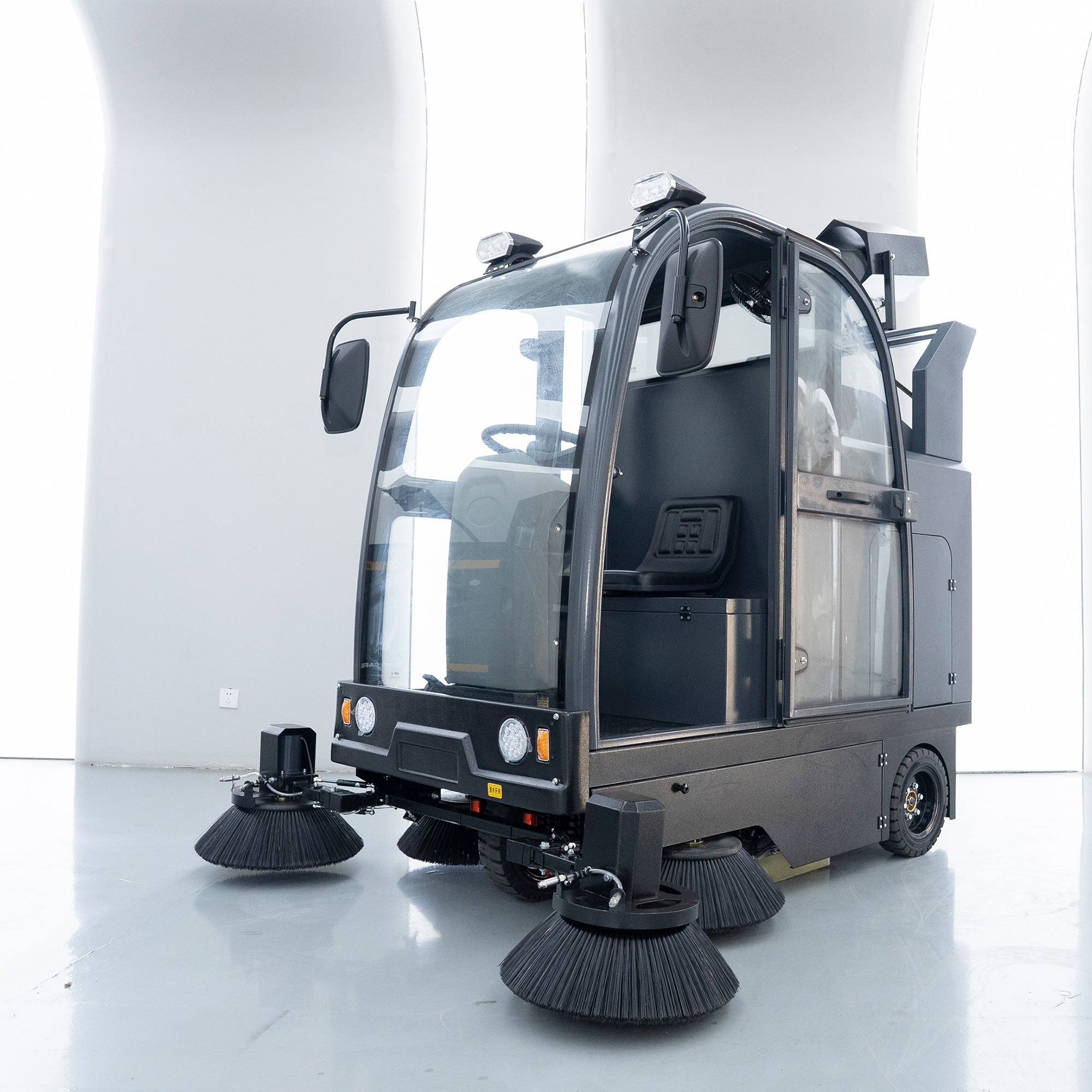 CAR180 Driving Sweeper Product Detail