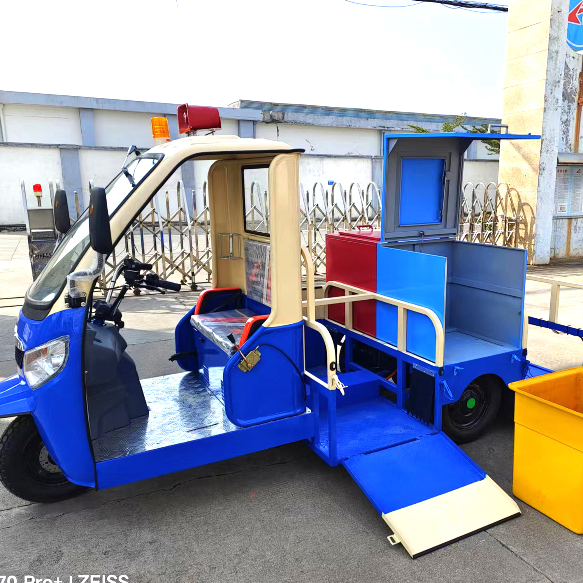 LF-YD306B electric three-wheel 4 barrel truck