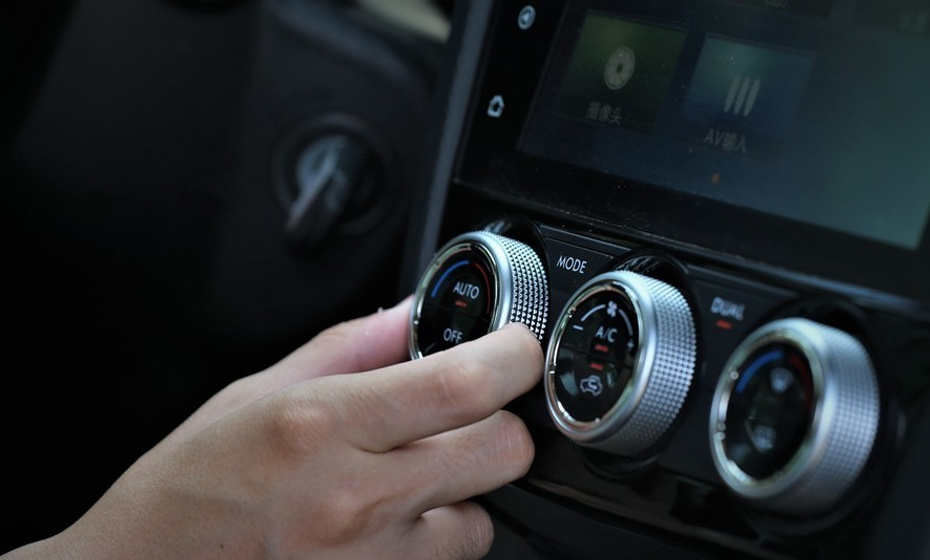 From family cars to luxury cars: How can a rotary knob screen make the center console both simple and advanced?