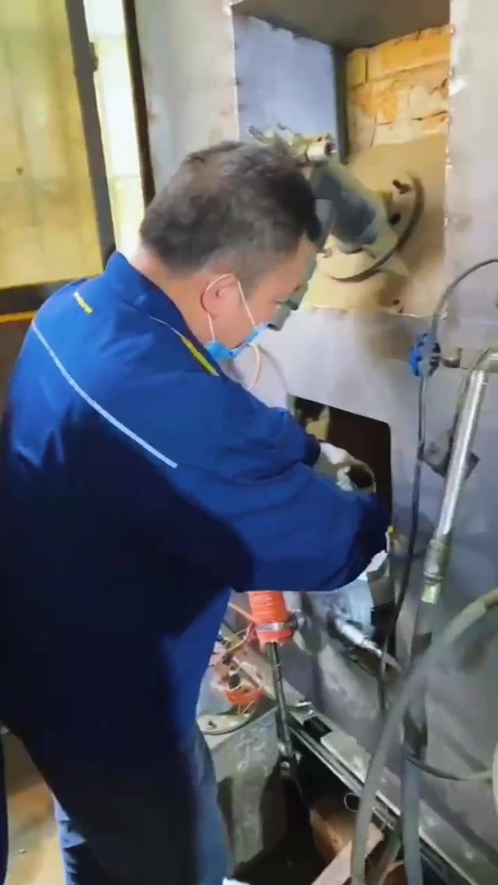 小功率重油枪视频.mp4 小功率重油枪视频.mp4