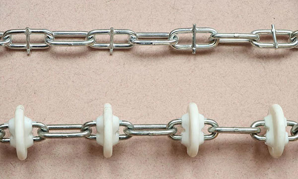 Feed conveying chain