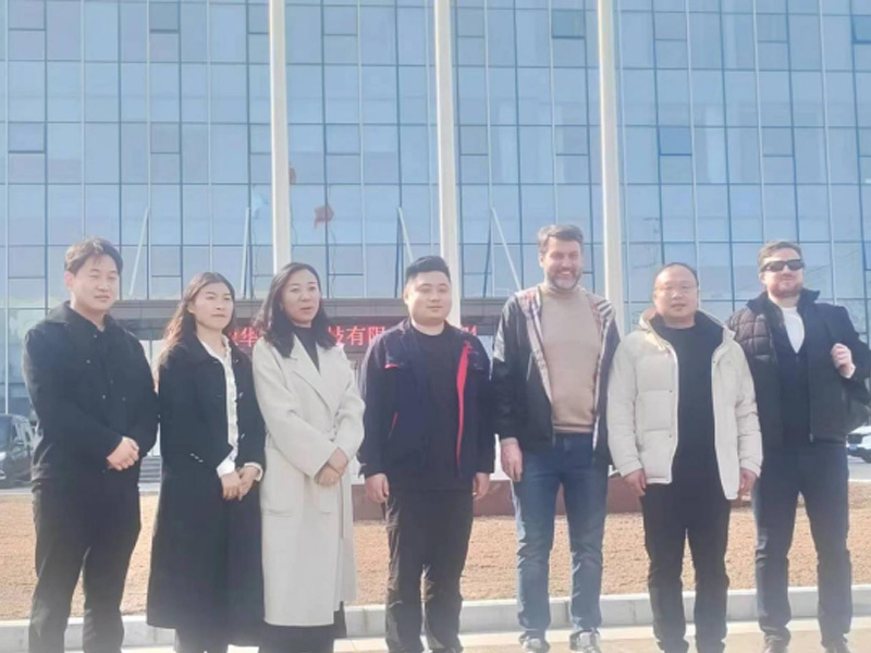 Foreign customer came to visit our company