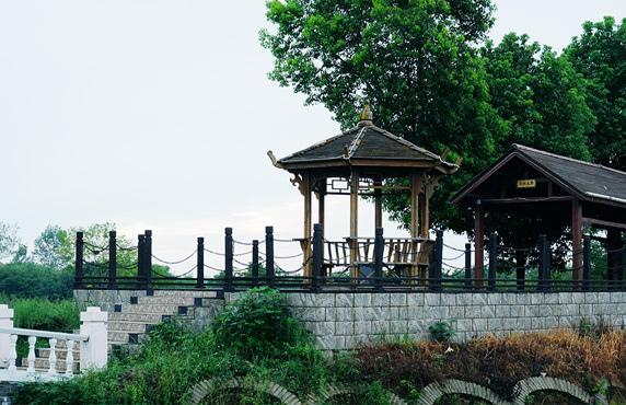 關(guān)于龍池山莊 關(guān)于龍池山莊