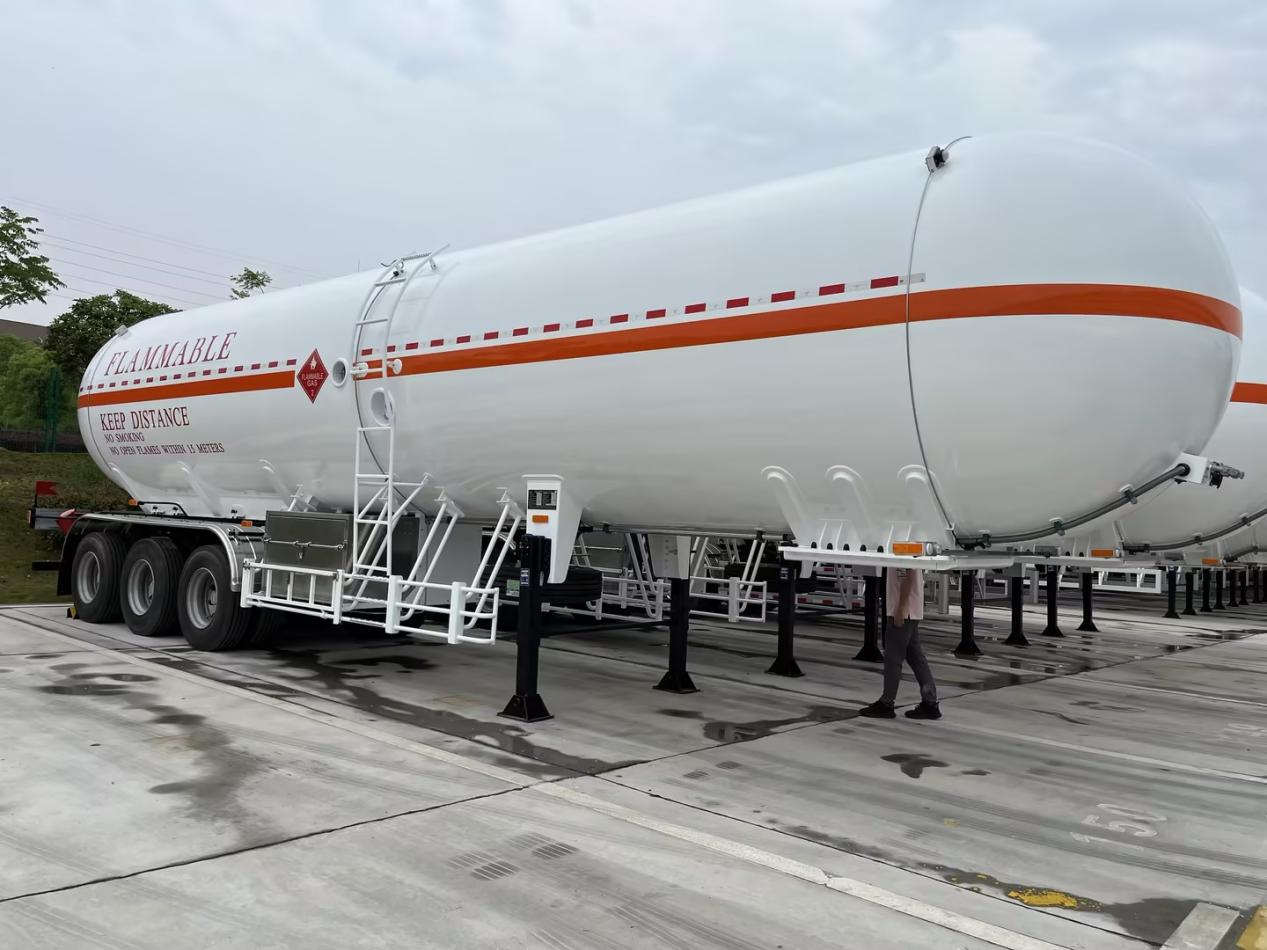 出口56.1立方液化石油气半挂车(混标)