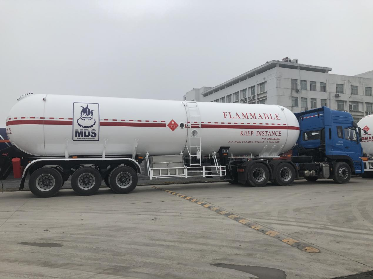 出口56.1立方液化石油气半挂车(混标-焊接式行走机构)