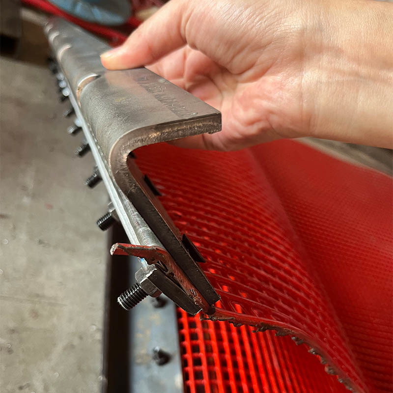 Elastic screen