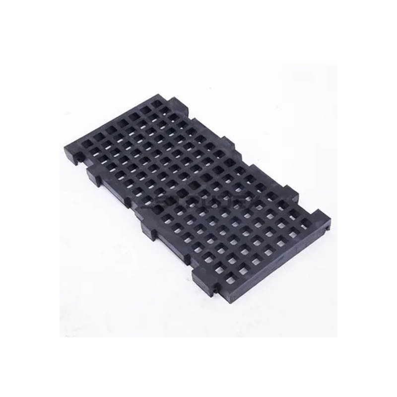 An engine of architectural innovation: rubber screen panels in Spain
