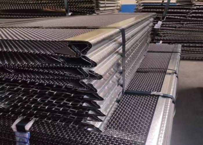 Anti-clogging vibrating screen mesh improves mineral screening accuracy in Israel