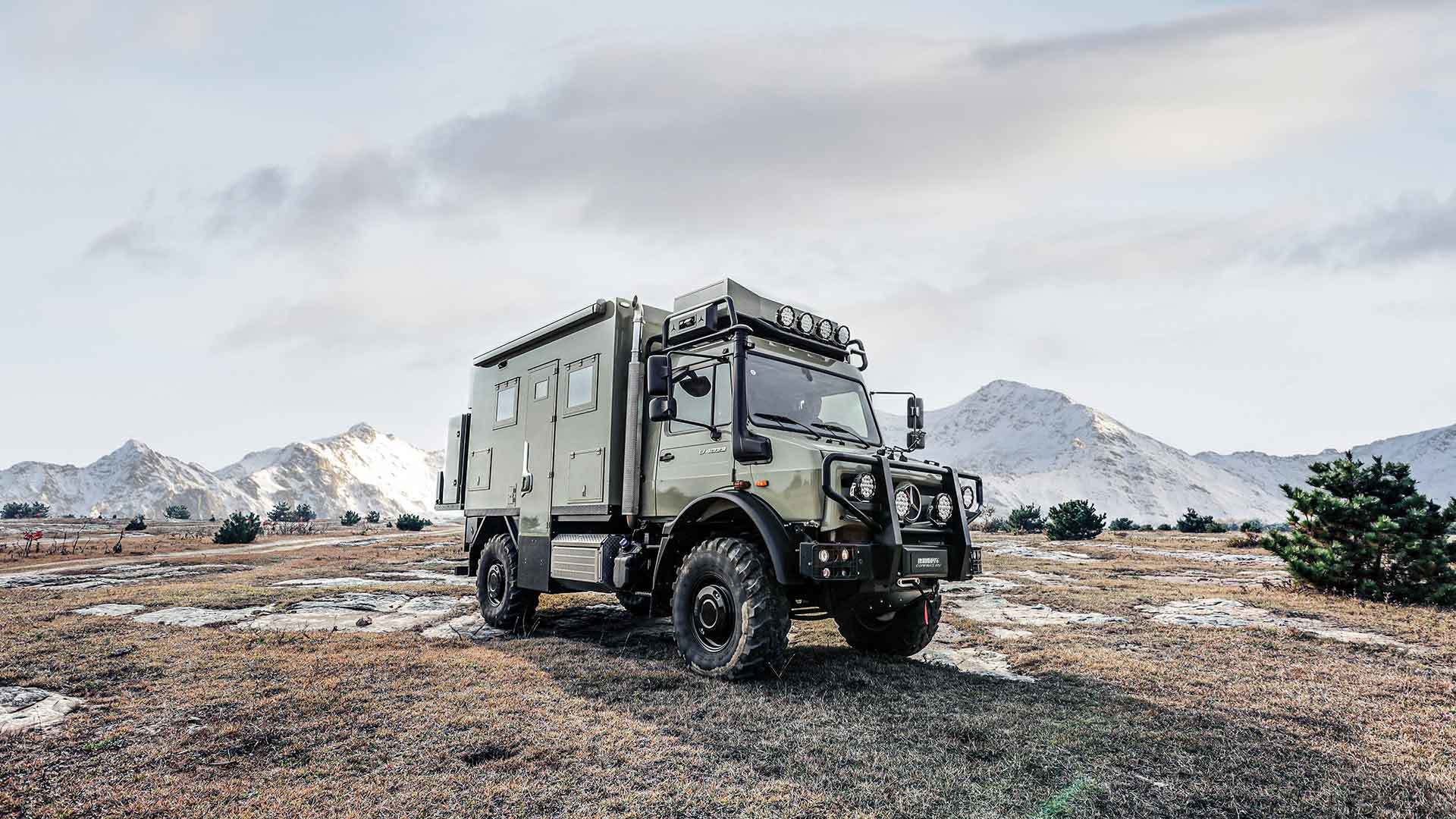 Mercedes-Benz Unimok U3 Series Off-Road Heavy Truck Touring Car