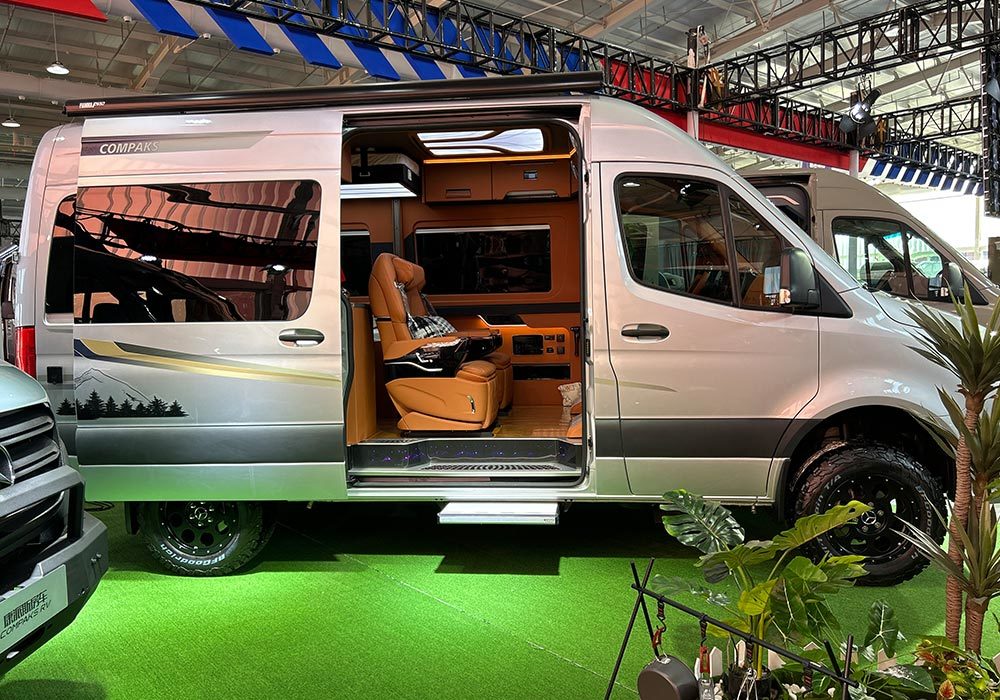 Mercedes-Benz Spint T1-C luxury off-road RV appearance