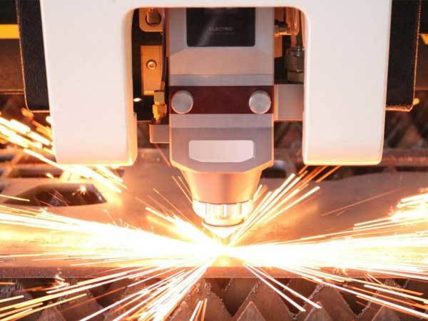 How to Clean the Lens of Laser Cutting Machine Correctly？