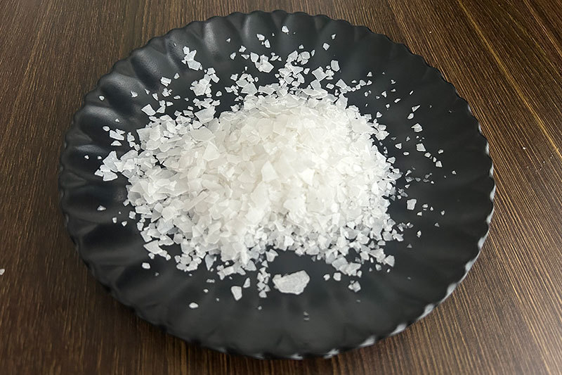 六水片状氯化镁