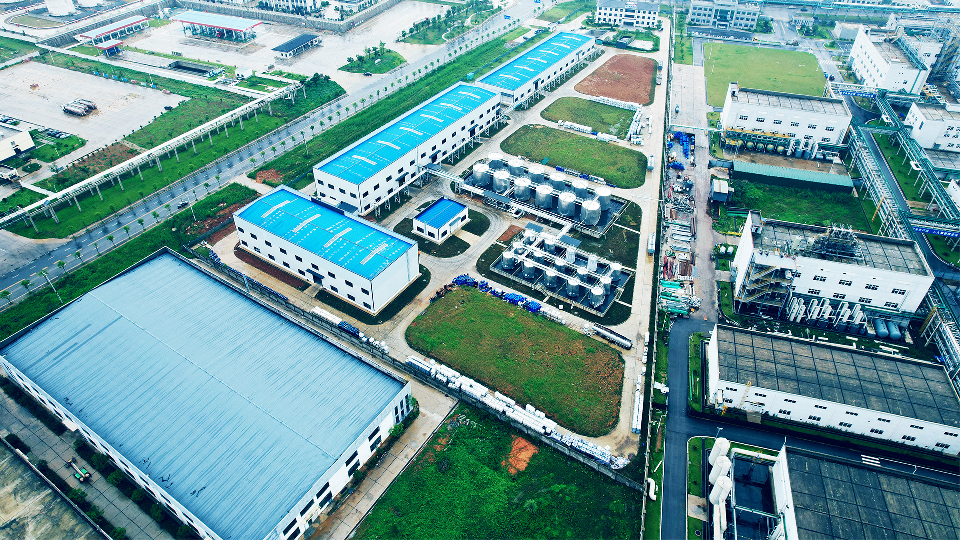 It has three production bases in Ezhou, Yidu, and Zhijiang