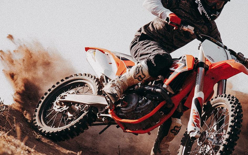 Customization of Motorcycle Fuel Tank for Long - distance Travel Facilitates the Adventurer's Journey