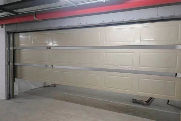 Upper hanging door