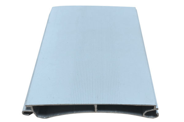 Curtain blades