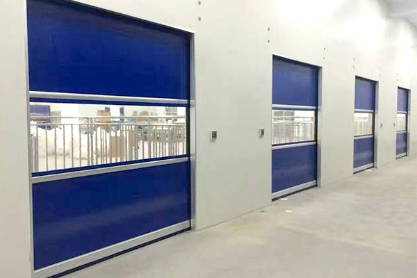 Fast rolling door
