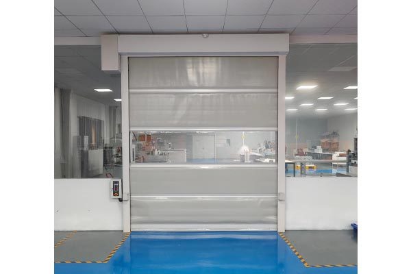 Fast rolling door