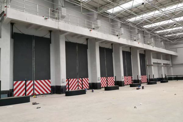 Garbage discharge door