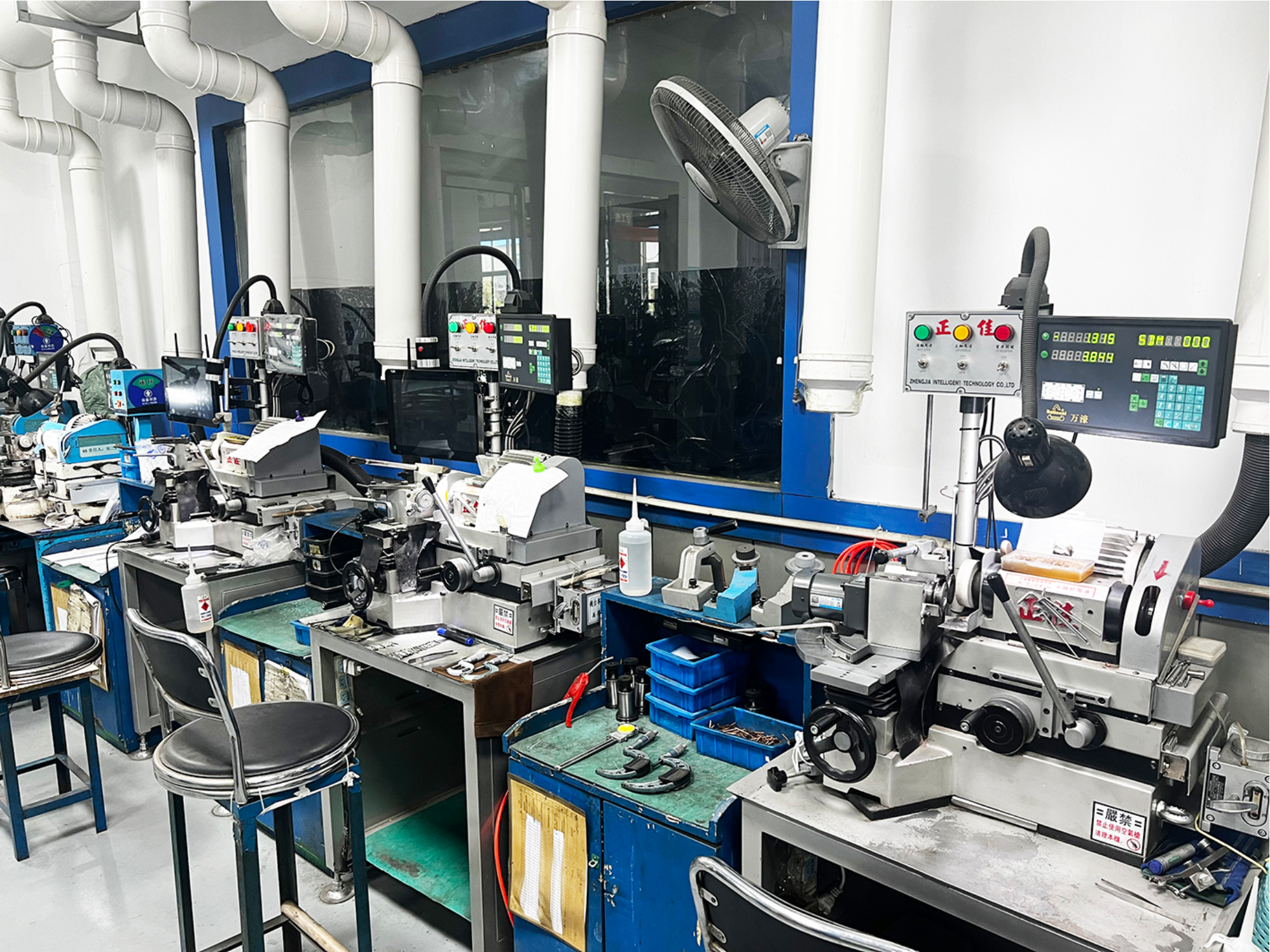 Internal and external cylindrical grinding machine