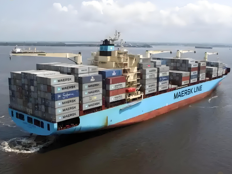 Attention Far East shippers! Maersk is imposing a peak season surcharge on routes to the Americas.