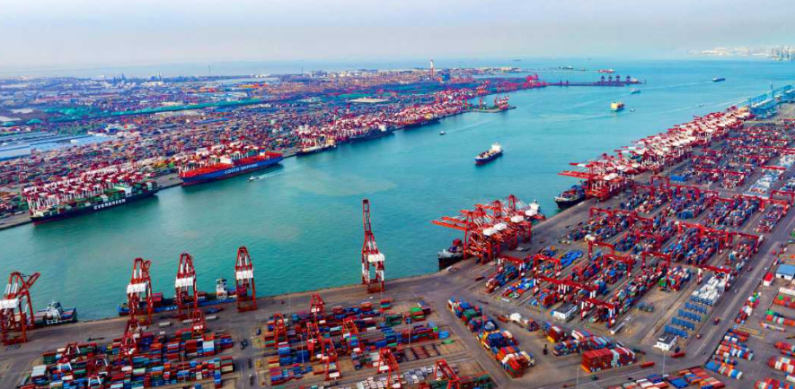 The new Southeast Asia route at Qingdao Port is launched, strengthening the new momentum of its position as a shipping hub.