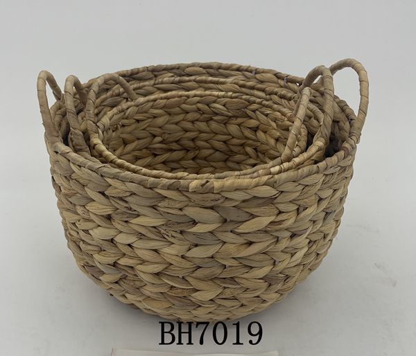The Perfect Pair: Capodimonte Woven Baskets and Floral Arrangements