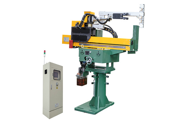 Servo spray pick-up machine