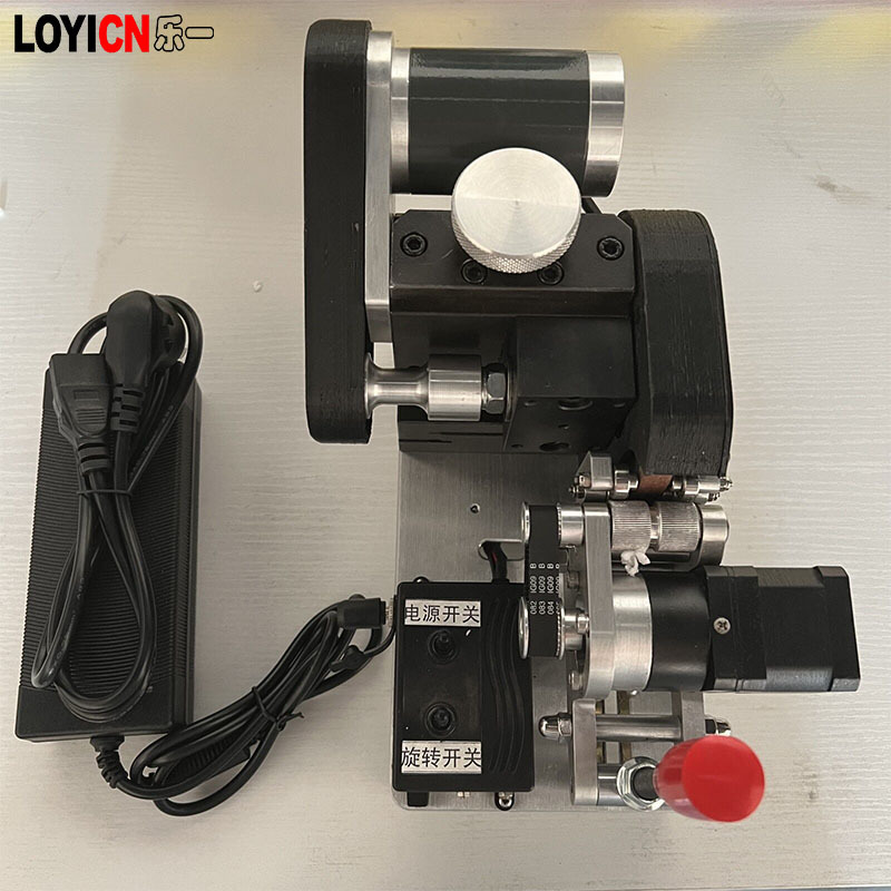 Automatic grinding machine for round belt