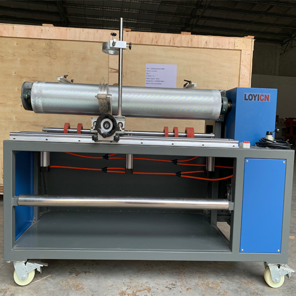 Profile forming machine on conveyor belts