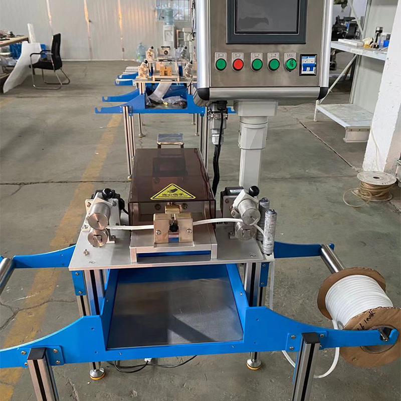 PVC PU tooted  v guides notching making machine