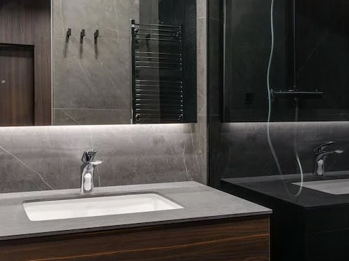 Advantages and disadvantages of basin on stage