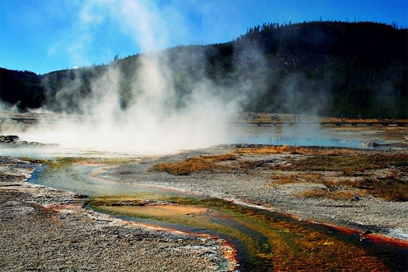 Geothermal ammonia turbine power generation system