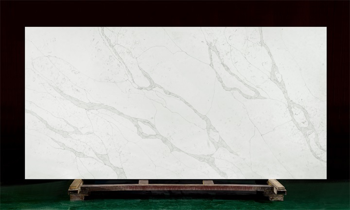 QUARTZ-826