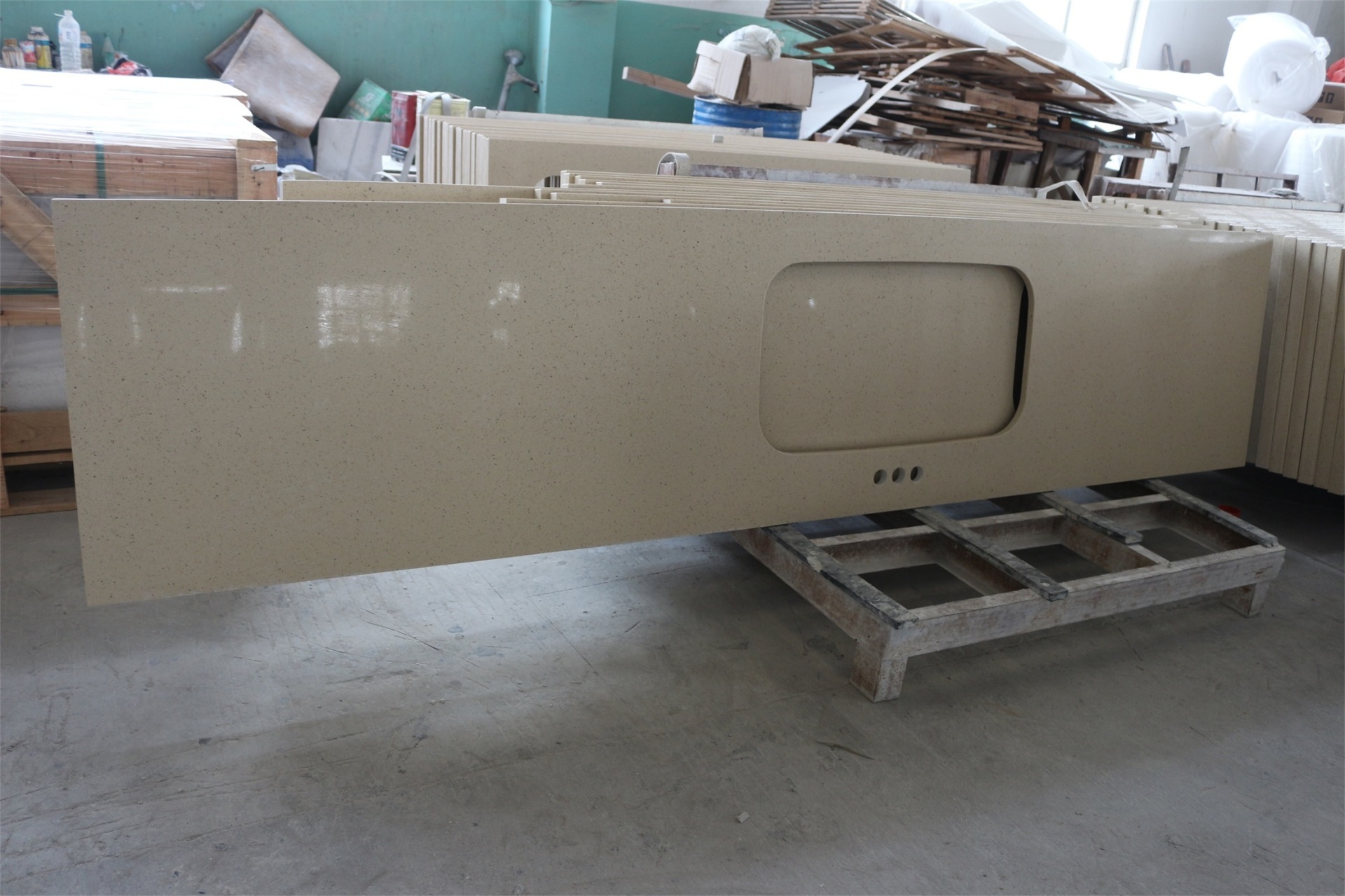 QUARTZ COUNTERTOPS AND VANITY TOPS