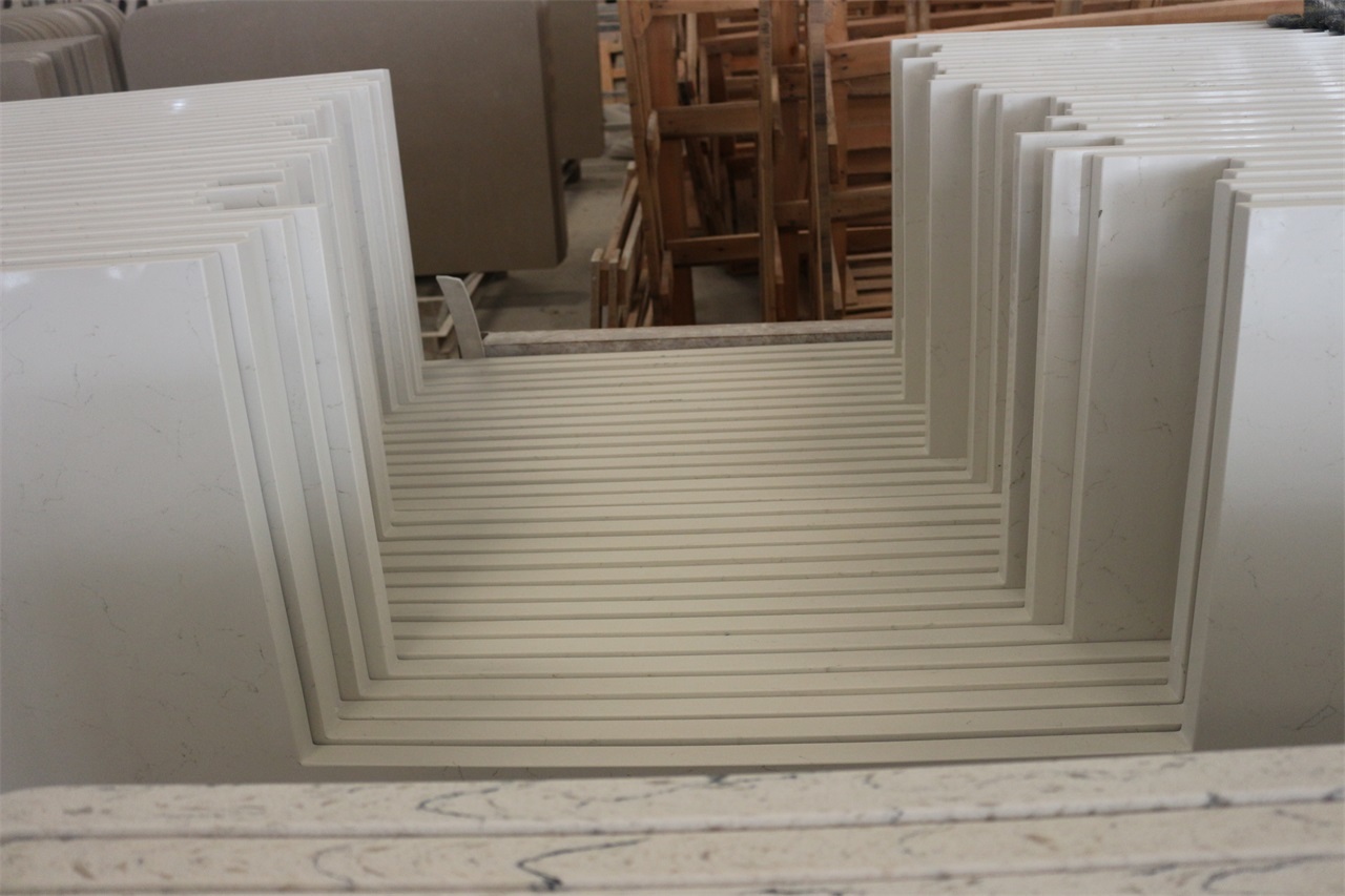 QUARTZ COUNTERTOPS AND VANITY TOPS
