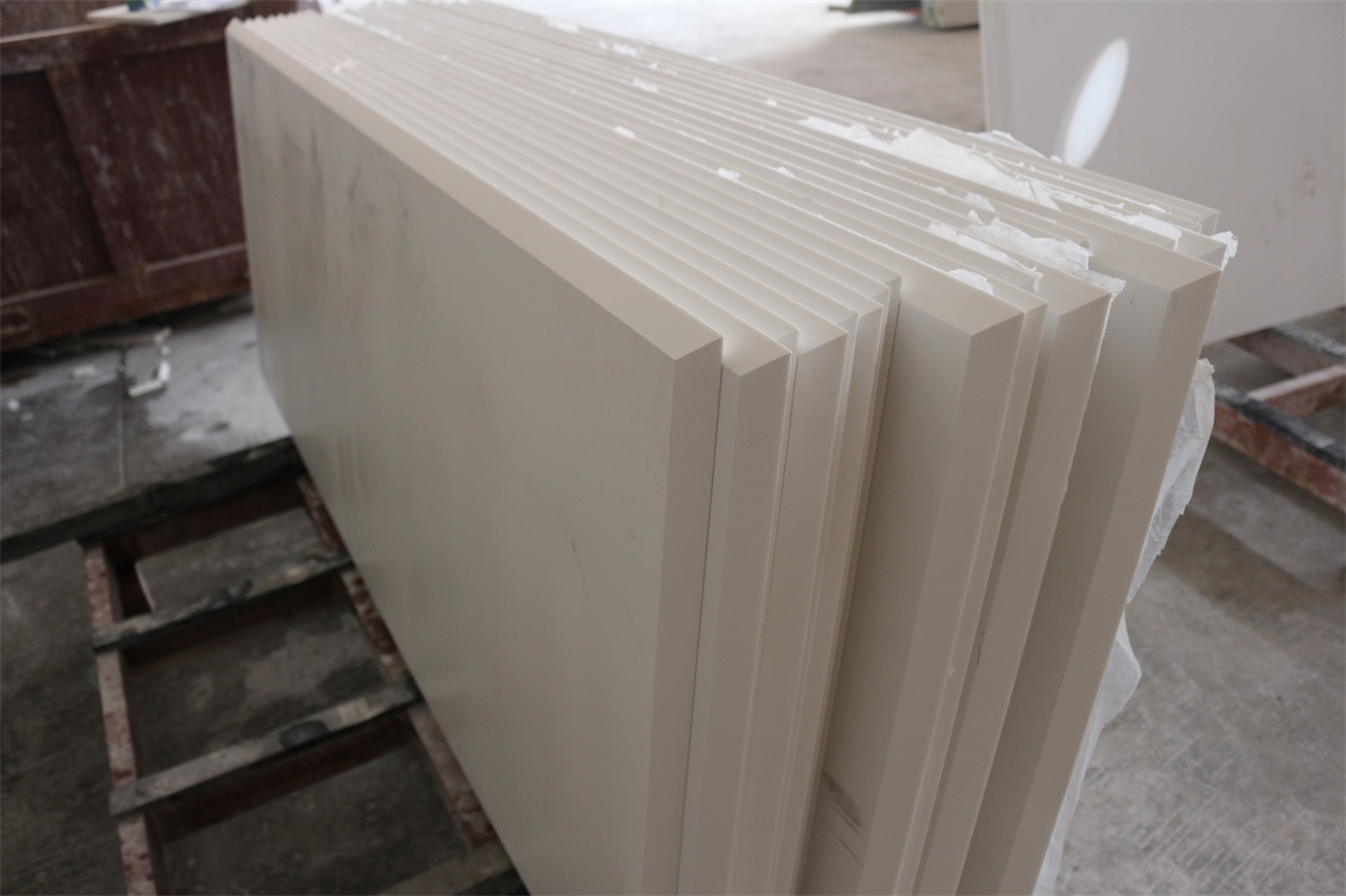 QUARTZ COUNTERTOPS AND VANITY TOPS