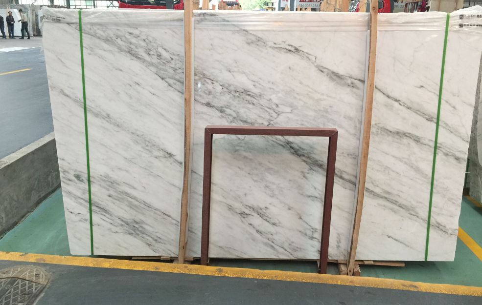 Factory Price Natural Stone Emerald White Marble Slab