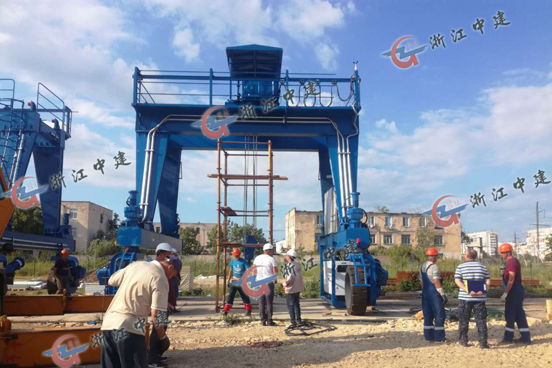Russian Far East Project, 35T-9M tire type gantry crane Russian Far East Project, 35T-9M tire type gantry crane