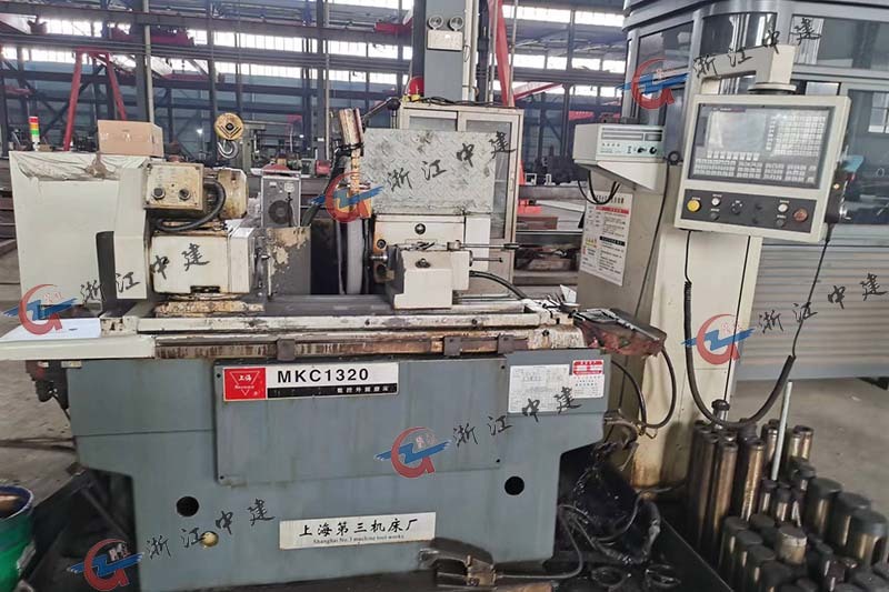 CNC grinding machine