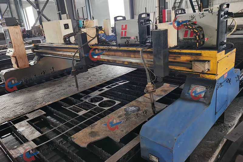 Plasma cutting machine