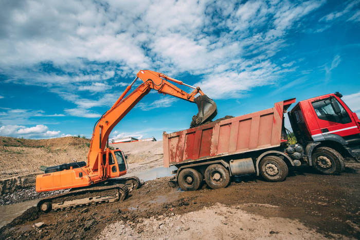 What should be paid attention to when purchasing a second-hand excavator?