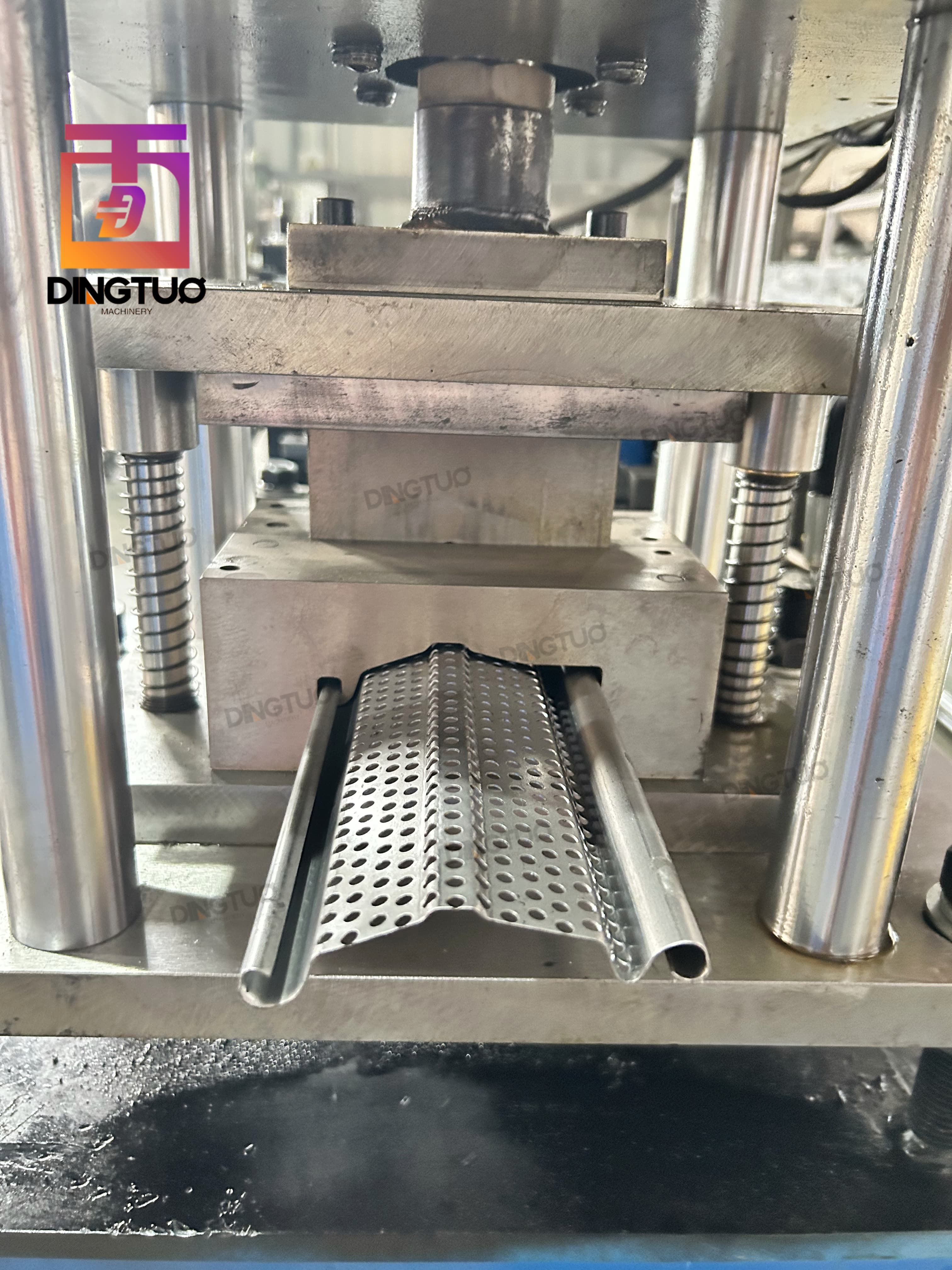 European perforated steel rolling shutters roll forming machine