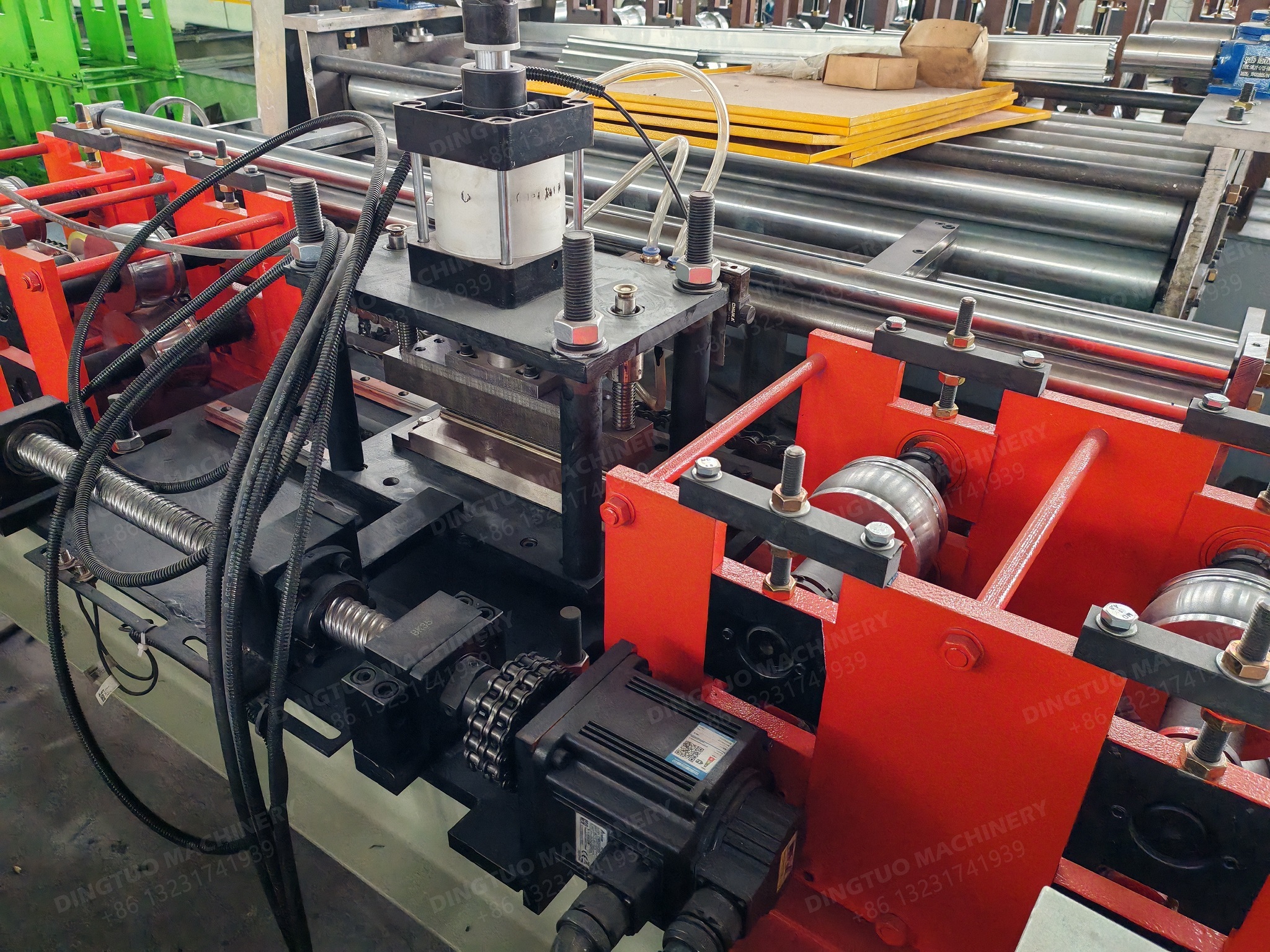 High speed 45 55 77 95 mm PU foam Aluminum roller shutter slats roll forming machine
